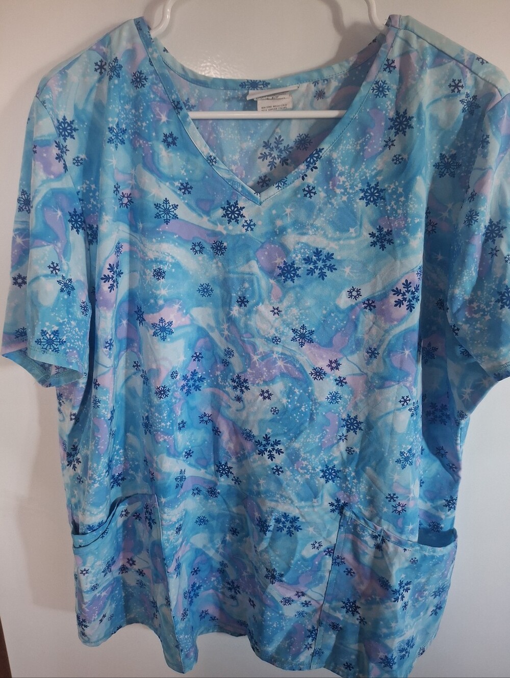Women's Scrub Top Blue Snowflake Print V-Neck Top